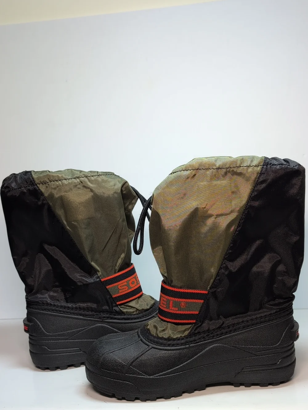 Sorel ice Fox slip-on winter olive Winter Snow Boots youth/big boy size 4 EU 35